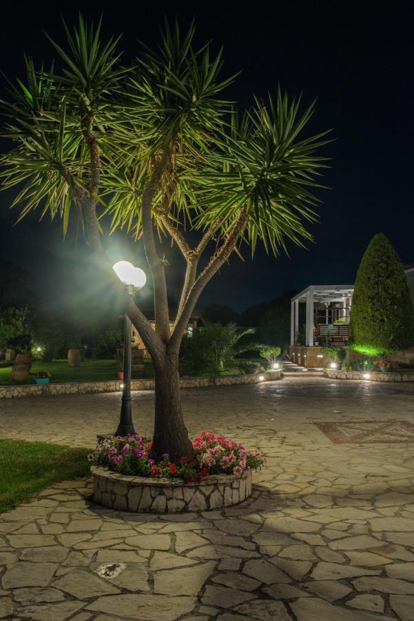 Mystic Garden Apartments ザキントス エクステリア 写真